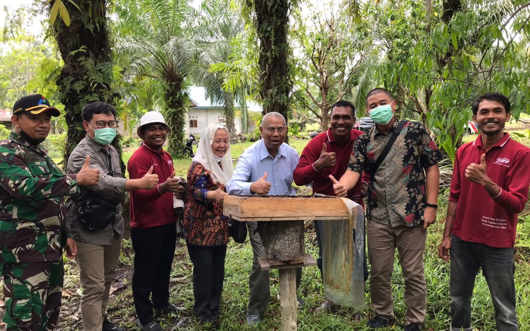 Kunjungan Dewan Pertimbangan Proper Kementrian Lingkungan Hidup dan kehutanan ke Kelompok Budidaya Madu BIENE di Desa Tanjung Leban